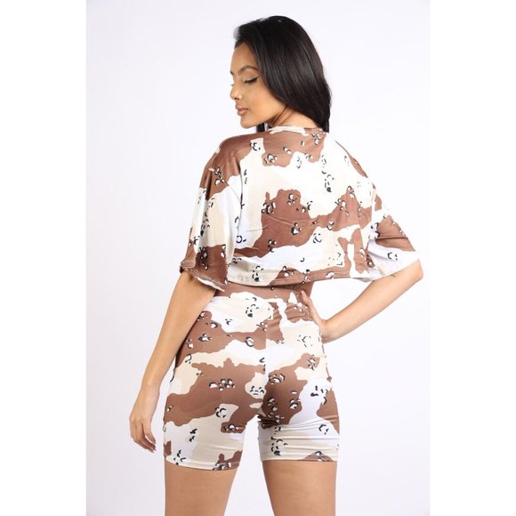 Women's Camo Printed Crop Top And Matching Biker Short Two Pieces Casual Set - Picture 4 of 9